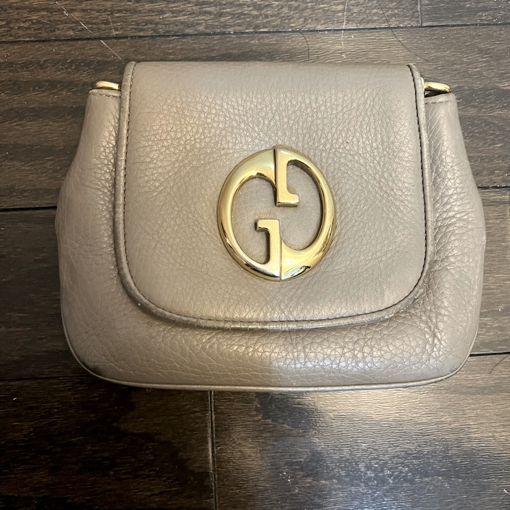 Gucci cross body with gold strap